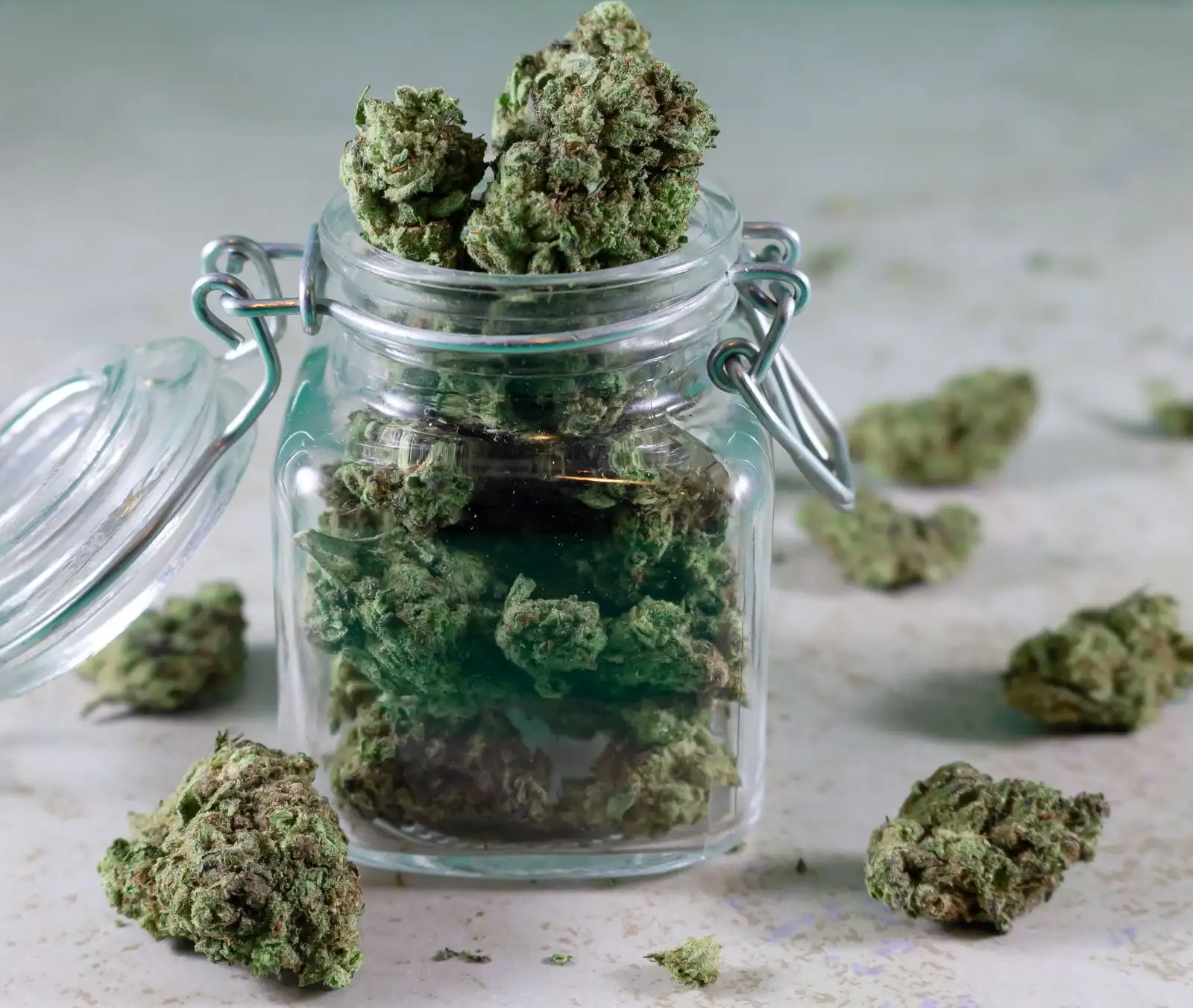 How to store CBD flower: 55-65% humidity, out of the light