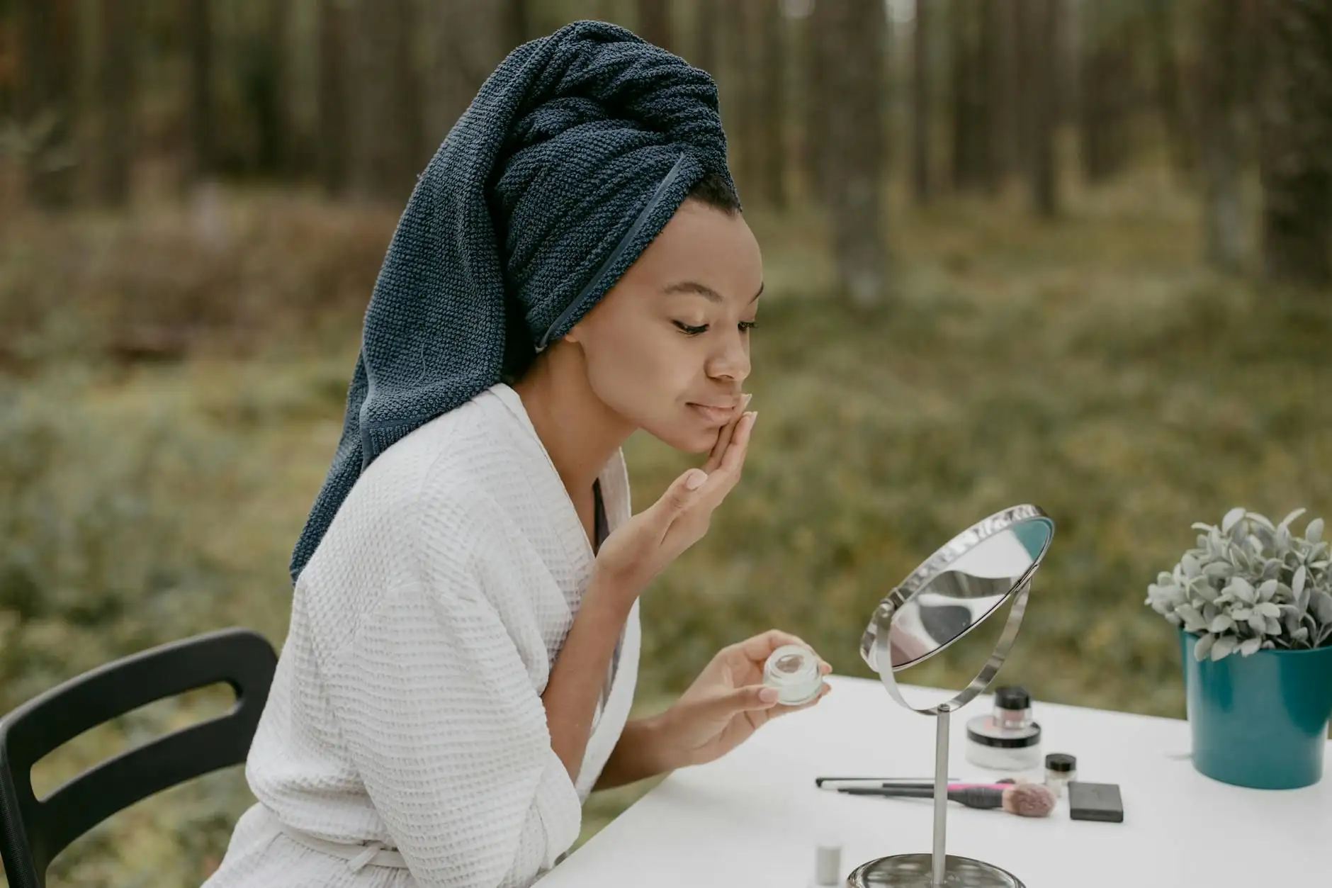 CBD in cosmetics: what the skin does with it and what the law allows