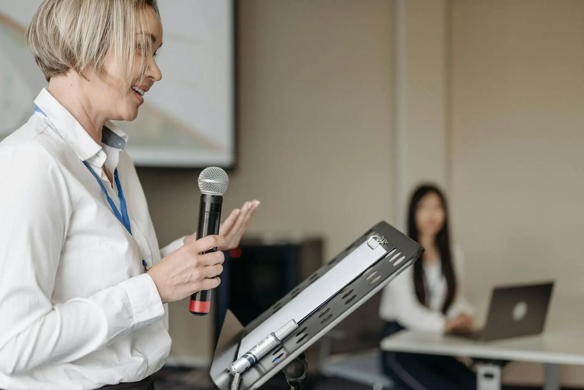 Public speaking anxiety: 5 validated strategies and the CBD framework