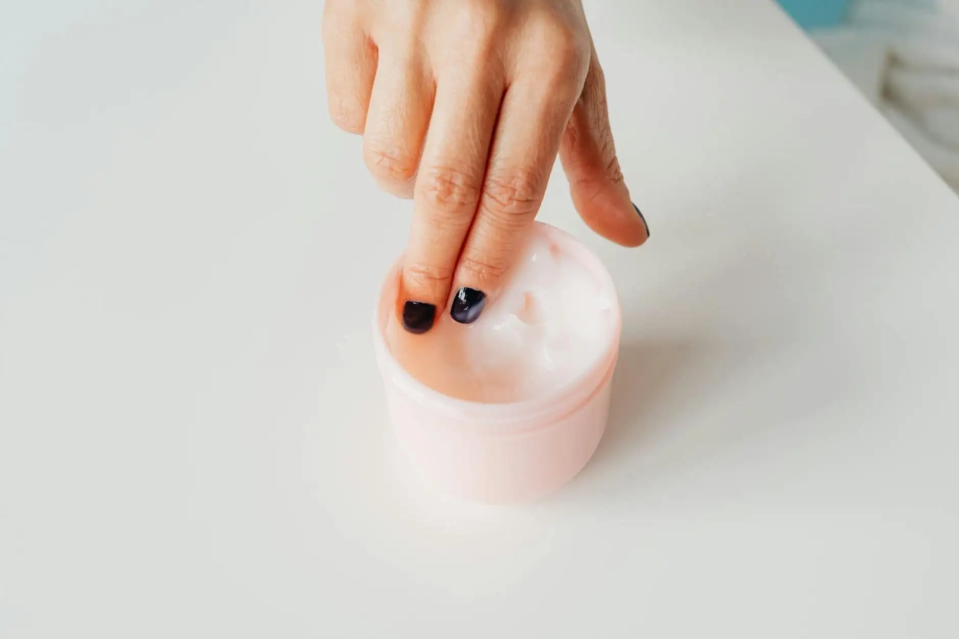 CBD topical cosmetics: how to assess a cream or a balm