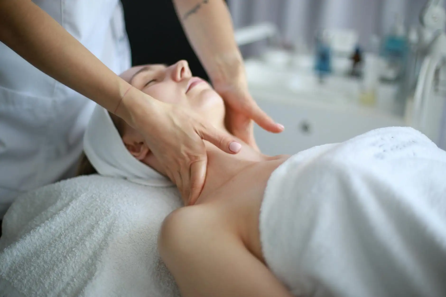Neck pain — common causes and wellbeing rituals